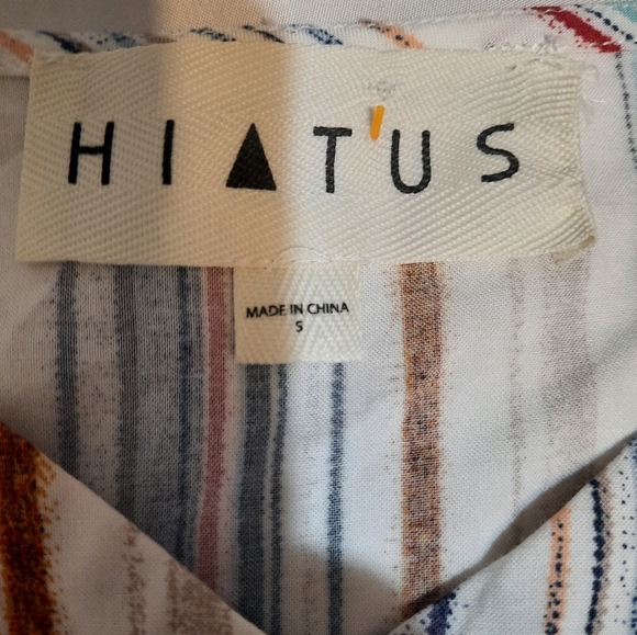 Size small Hiatus blouse - Picture 2 of 2
